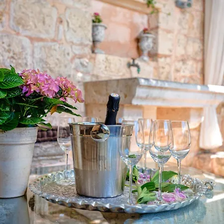 Hvar Royale - 5 Bedroom - Indoor Pool - Beautiful Heritage Βίλα *
