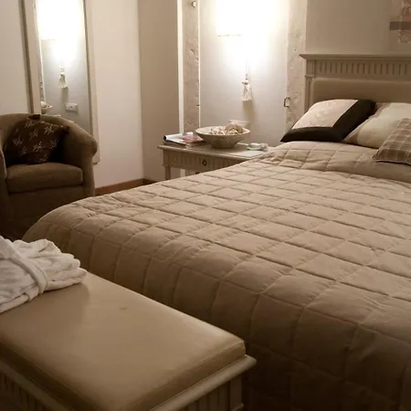 Hvar Royale - 5 Bedroom - Indoor Pool - Beautiful Heritage Βίλα