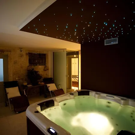 Hvar Royale - 5 Bedroom - Indoor Pool - Beautiful Heritage Βίλα