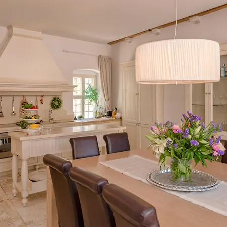 Hvar Royale - 5 Bedroom - Indoor Pool - Beautiful Heritage *