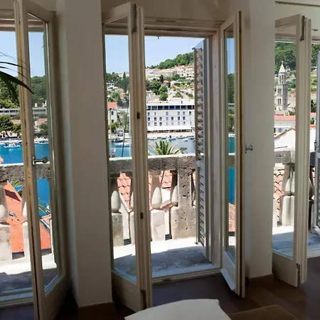 Hvar Royale - 5 Bedroom - Indoor Pool - Beautiful Heritage *